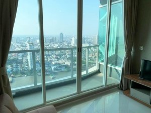 Menam Residences <strong>Riverside apartment condo for rent in Bangkok</strong>